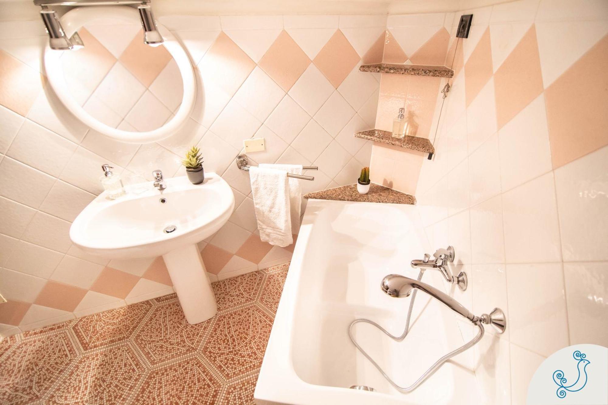 Manno 81 - Charming Historic Apartment カリアリ エクステリア 写真